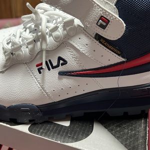 Selling in great condition Mens size 9 1/2 fila stored in bin